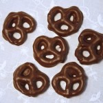 chocolate-dipped-pretzels