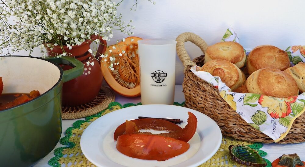 Calabaza En Tacha Con Leche Y Bisquets